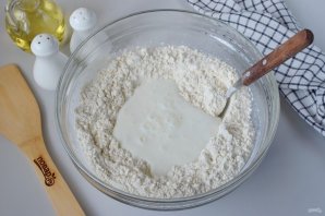 Лепешки с чесноком и сыром