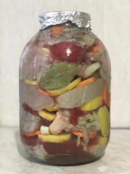Рецепт: Запеченная курица с картошкой в трехлитровом балоне — В трёхлитровом баллоне.