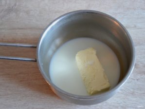 Торт «Сникерс» из печенья без выпечки