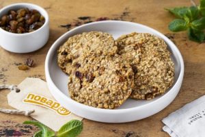 Овсяное печенье без глютена с бананом и изюмом