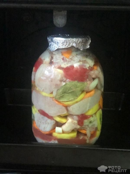 Рецепт: Запеченная курица с картошкой в трехлитровом балоне — В трёхлитровом баллоне.