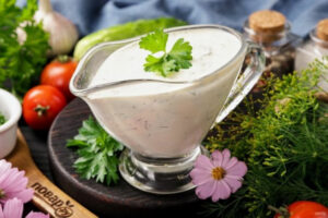 Соус «Нежный» со сметаной, майонезом, чесноком и зеленью
