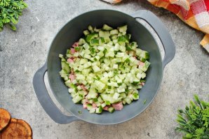 Окрошка со свеклой