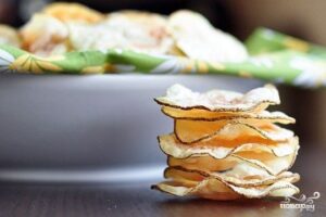 Домашние картофельные чипсы в микроволновке