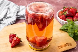 Компот из клубники