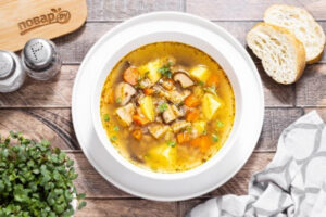 Постный грибной суп с гречкой и картофелем