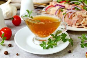 Домашний рыбный соус с чесноком, лимоном и острым перцем