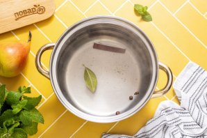 Груши маринованные