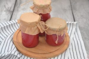Домашний кизиловый сок с мякотью