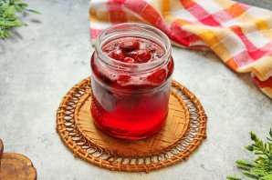 Клубничное варенье жидкое