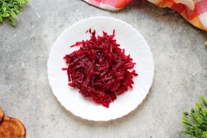 Окрошка со свеклой