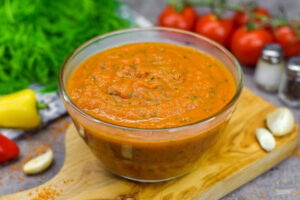 Пряный кетчуп из запечённых овощей