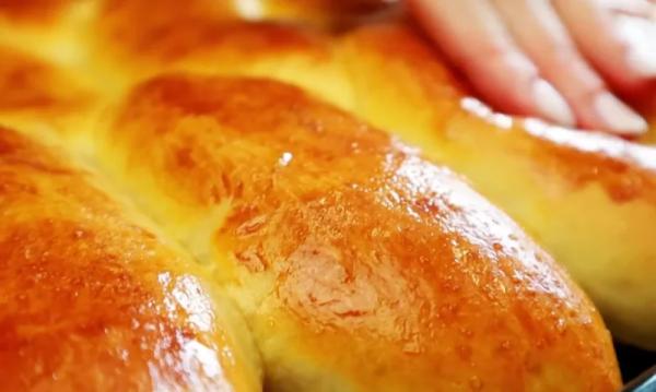 Залил стакан наваристого бульона прямо в мясной фарш: мой фирменный рецепт воздушных и сочных пирожков