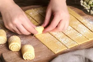 Хрустящее сахарное печенье на молоке и дрожжах