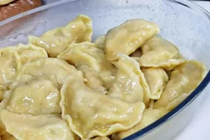 Домашние вареники с куриным мясом на мягком заварном тесте
