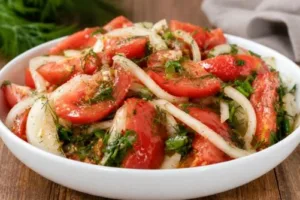 Быстрые маринованные помидоры с имбирем, чесноком и зернистой горчицей