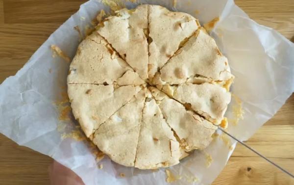 Шарлотка с яблоками, которая получается всегда: классический рецепт на 3-х яйцах. Пропорции проверены годами