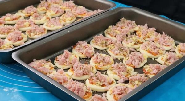 Домашние мини-пиццы в духовке: простой и выгодный рецепт с советами по заморозке