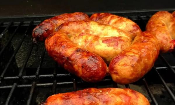 Беру мясо, сало и картошку: домашняя колбаса в натуральной оболочке — запекаю 1,5 часа. Сочнее и вкуснее не пробовал! Беру мясо, сало и картошку: домашняя колбаса в натуральной оболочке — запекаю 1,5 часа. Сочнее и вкуснее не пробовал!