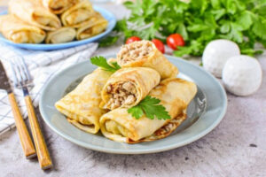 Домашние блинчики с мясной начинкой