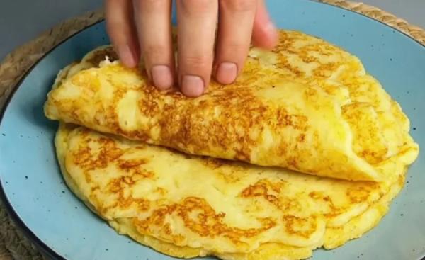 Сыр прямо в тесто, а не начинкой: лепёшки получаются пышные, как облако — близкие съедают по 3 штуки сразу