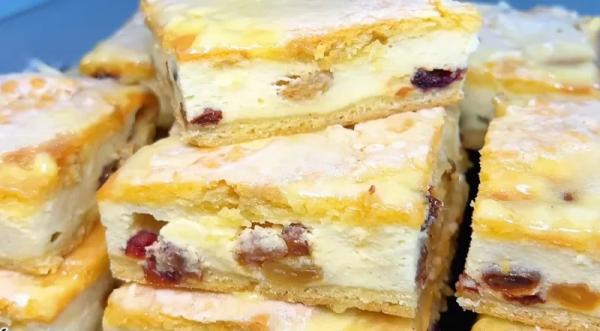 Пирог с творожной начинкой: 500 г творога и 3 яйца — сытный десерт, который просят каждый день