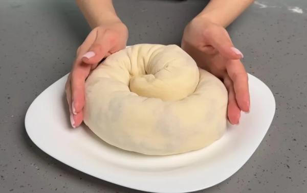 Тончайшие слои и хрустящее тесто сверху: рецепт мясной катламы из чайханы в Ташкенте