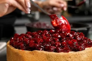 Пирог «Самозванец» — вкуснее торта и проще, чем кажется. Получается рассыпчатым и невероятно нежным