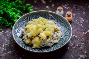 Салат «Подсолнух» с ананасами