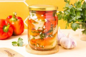 Маринованный болгарский перец с чесноком