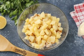 Салат «Курица с ананасами»
