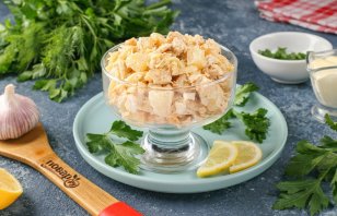 Салат «Курица с ананасами»