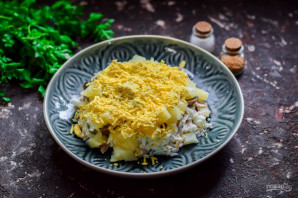 Салат «Подсолнух» с ананасами