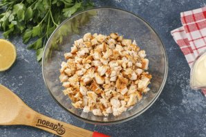 Салат «Курица с ананасами»