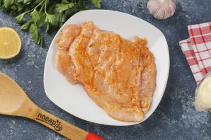 Салат «Курица с ананасами»