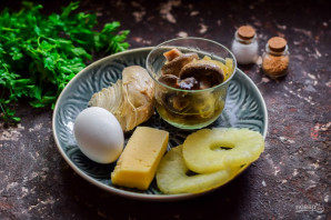 Салат «Подсолнух» с ананасами