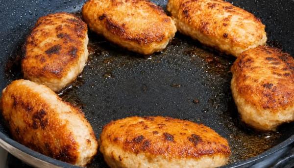 Беру замаринованное мясо для шашлыка и готовлю котлеты: получаются невероятно сочными и вкусными