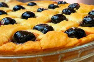 Вишневая кростата с бархатным кремом: итальянская классика без суеты