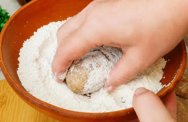 Беру замаринованное мясо для шашлыка и готовлю котлеты: получаются невероятно сочными и вкусными