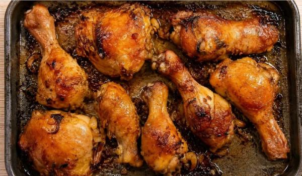 Выручает и в будни, и в праздники! Курица в медово-соевом маринаде: сочный рецепт в духовке