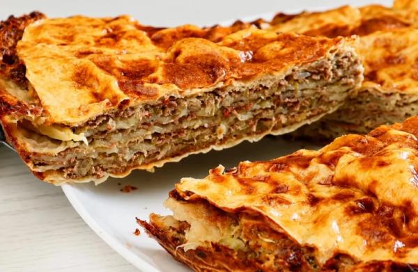 Вкуснее привычных голубцов: ленивый капустный пирог с фаршем из обычного лаваша
