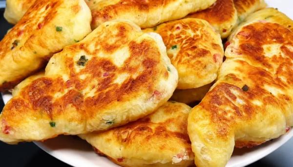 С тестом долго не вожусь: беру З картошки и готовлю гору ленивых пирожков без лепки. Рецепт проще простого!